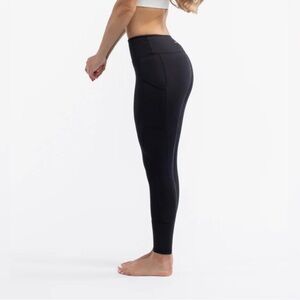 Sweetflexx Black High Rise Resistance Pockets
Leggings Size 2 NWT